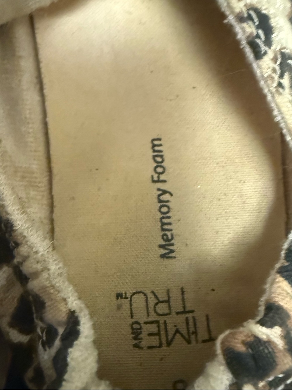 Women’s Used Leopard Print Flats - Picture 2 of 3
